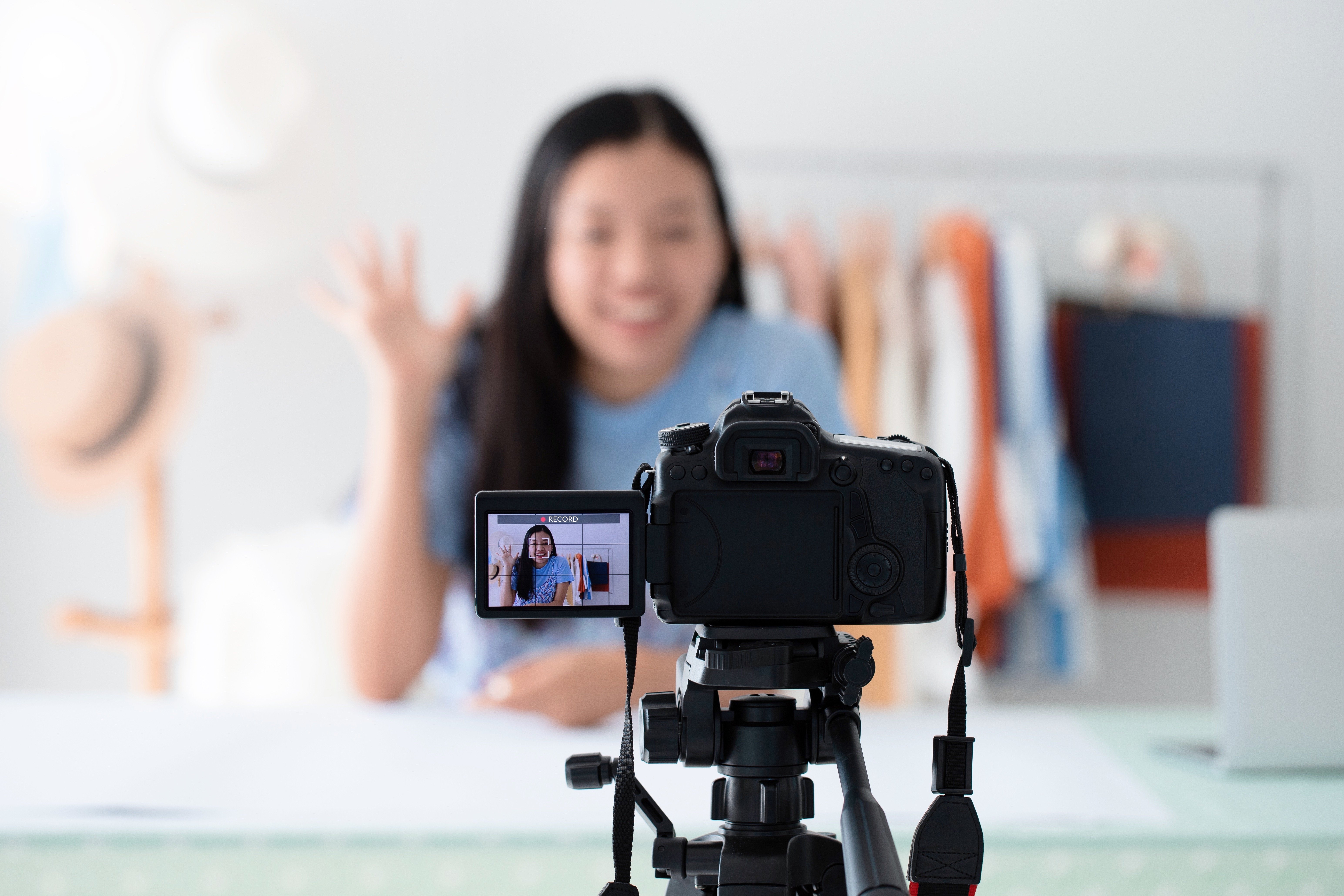 asian-woman-talking-with-camera-to-recording-video_t20_Lz1lZZ