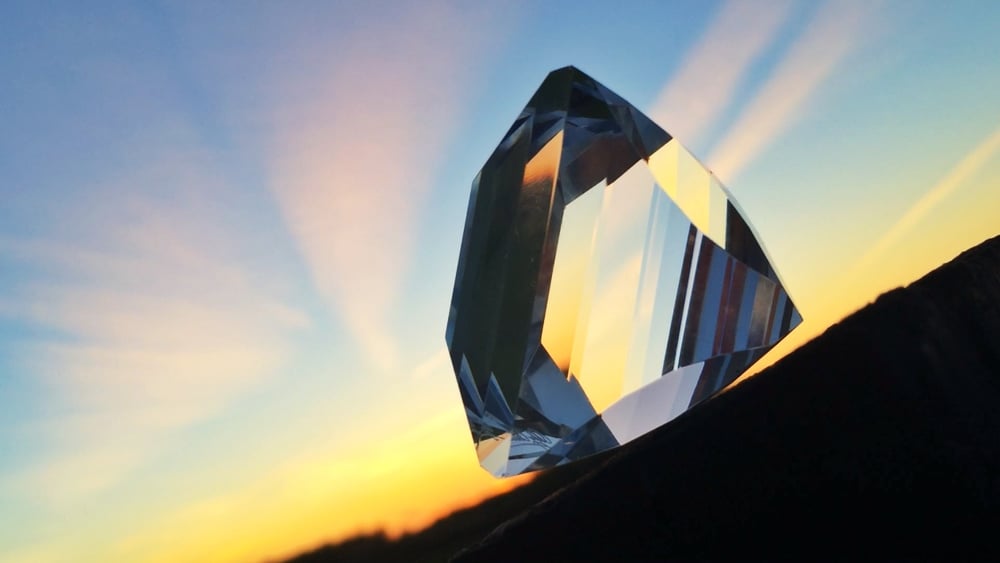 close-up-view-sky-reflection-sunset-sunset-colorful-slope-diamond-diamond-reflect-shine-artificial_t20_nxKVNA