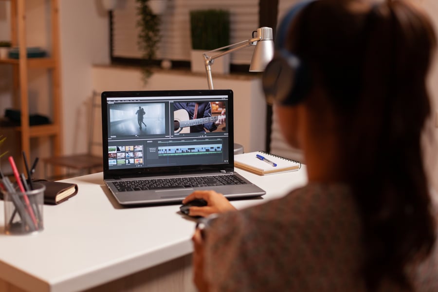 filmmaker-editing-video-footage-5VX7ALY