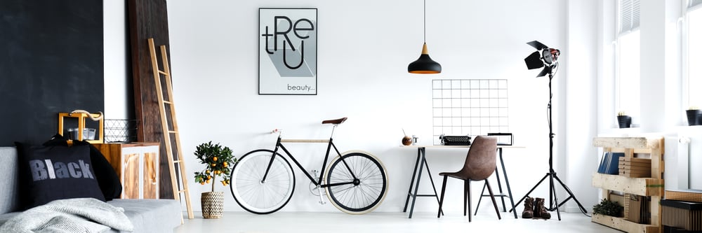 panorama-of-minimalistic-mans-room-P3HC5TQ